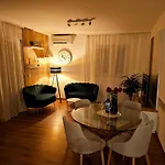 Sea Paradise Apartment *
